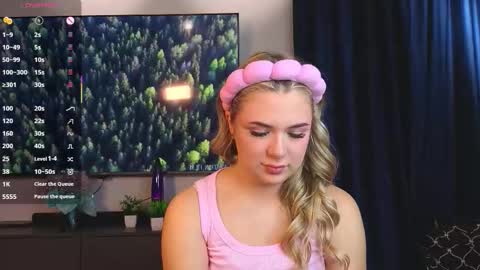 Snapshot of diannedibartolo chatting on 10.07.25 diannedibartolo online show from 10.07.25