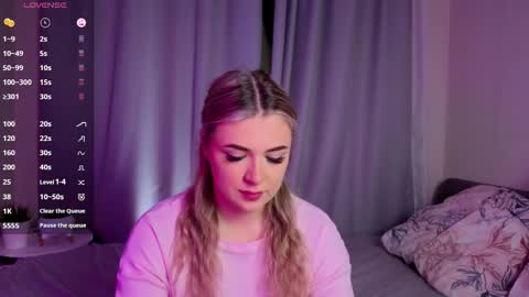 Snapshot of diannedibartolo chatting on 11.10.25 diannedibartolo online show from 11.10.25