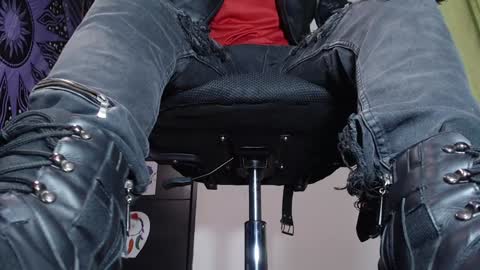 DICAPRIO online show from 12.18.24