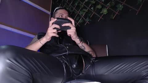 DICAPRIO online show from 10.10.25