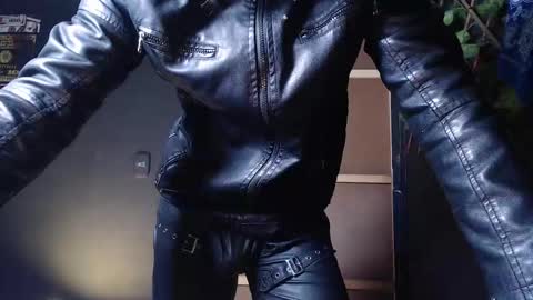 DICAPRIO online show from 11.04.25