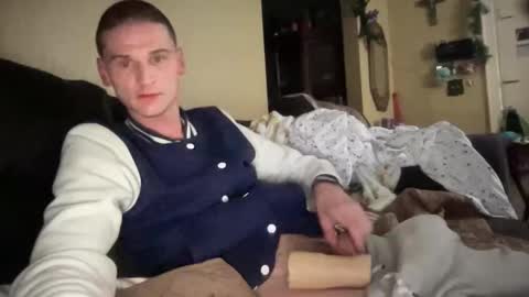 Snapshot of dickabitchdown chatting on 12.04.25 DickABitchDown Alexys real spanishmami online show from 12.04.25