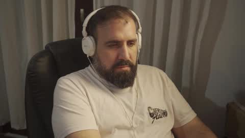 Snapshot of dicristalino chatting on 05.08.26 Cristian Dipolino online show from 05.08.26