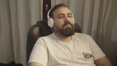Snapshot of dicristalino chatting on 05.19.26 Cristian Dipolino online show from 05.19.26