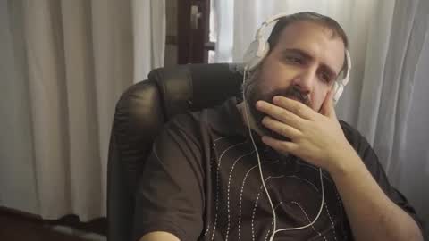 Snapshot of dicristalino chatting on 05.30.26 Cristian Dipolino online show from 05.30.26