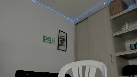 Snapshot of diegsz_ chatting on 02.01.25 diego online show from 02.01.25
