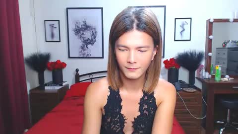 Snapshot of diense17 chatting on 10.07.25 Dennesse online show from 10.07.25