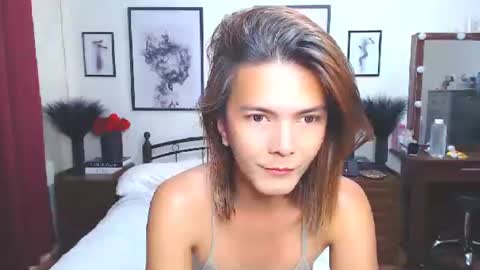 Snapshot of diense17 chatting on 10.25.25 Dennesse online show from 10.25.25