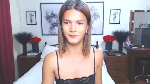 Snapshot of diense17 chatting on 10.31.25 Dennesse online show from 10.31.25