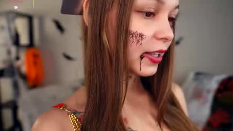 Elwyna online show from 10.30.25