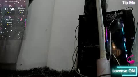 Snapshot of difiortiffany chatting on 05.19.26 difiortiffany online show from 05.19.26