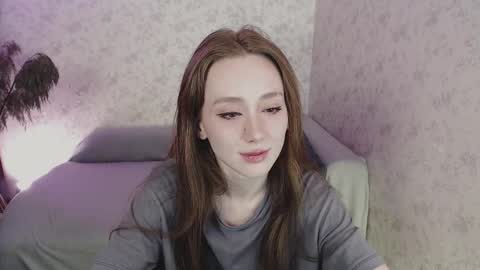 Hi im Alice 3 Im usualy online 03-10 or 17-21 UTC0 online show from 03.08.25