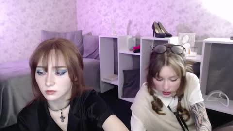 Hi im Alice 3 Im usualy online 03-10 or 17-21 UTC0 online show from 01.16.26