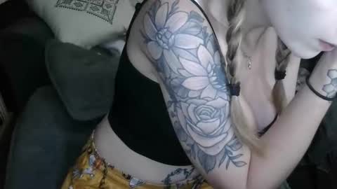 Snapshot of dimepiecexxx chatting on 02.16.26 Sofie online show from 02.16.26