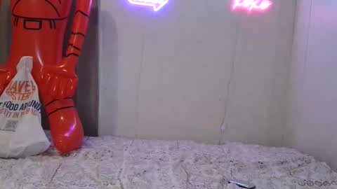 Snapshot of dimepiecexxx chatting on 02.20.26 Sofie online show from 02.20.26