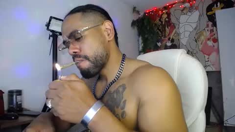 Snapshot of dimitry_muscle chatting on 12.04.24 dimitry kyle mucle online show from 12.04.24