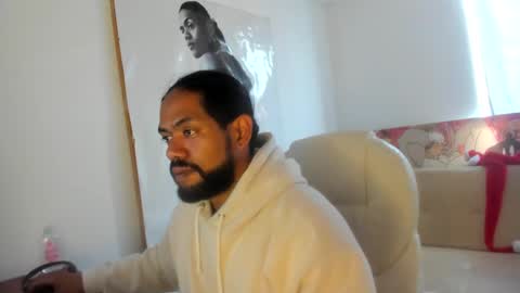 Snapshot of dimitry_muscle chatting on 01.03.25 dimitry kyle mucle online show from 01.03.25