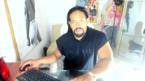 Snapshot of dimitry_muscle chatting on 01.04.25 dimitry kyle mucle online show from 01.04.25