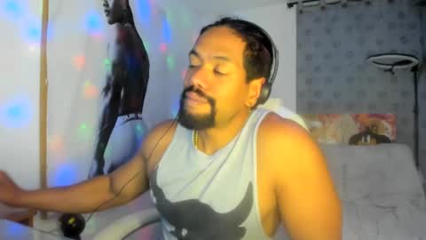 Snapshot of dimitry_muscle chatting on 01.08.25 dimitry kyle mucle online show from 01.08.25