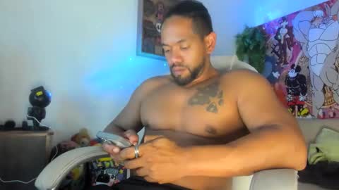 Snapshot of dimitry_muscle chatting on 10.21.25 dimitry kyle mucle online show from 10.21.25