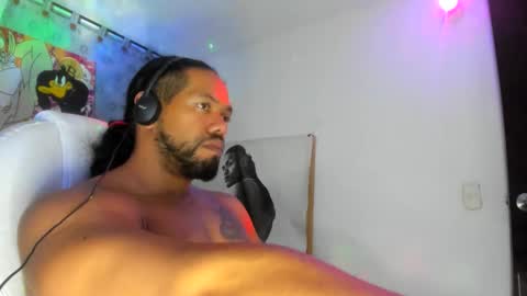 Snapshot of dimitry_muscle chatting on 10.23.25 dimitry kyle mucle online show from 10.23.25
