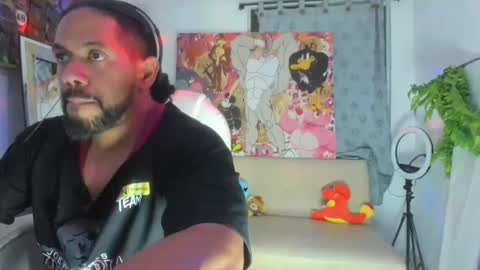 Snapshot of dimitry_muscle chatting on 11.14.25 dimitry kyle mucle online show from 11.14.25