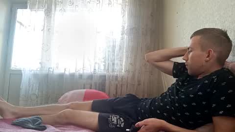 D  V  online show from 10.04.25