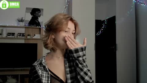 Snapshot of din_star chatting on 12.19.24 Dina online show from 12.19.24