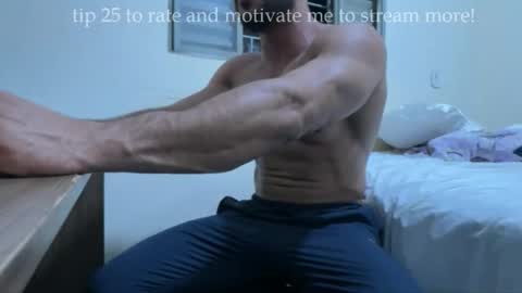 Snapshot of dinhoo14 chatting on 10.30.25 dinhoo14 online show from 10.30.25