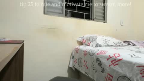 Snapshot of dinhoo14 chatting on 11.04.25 dinhoo14 online show from 11.04.25