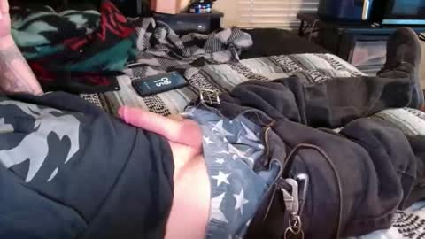 Snapshot of dino695082 chatting on 10.27.25 dino695802 online show from 10.27.25