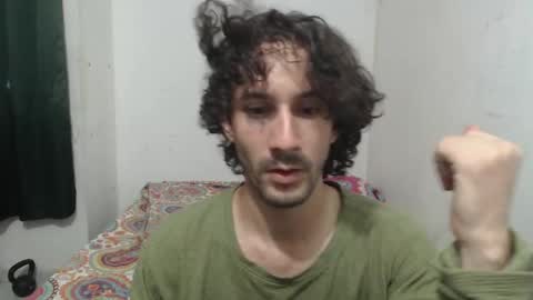 Snapshot of dioni_soe chatting on 10.07.25 Henry online show from 10.07.25