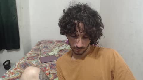 Snapshot of dioni_soe chatting on 10.09.25 Henry online show from 10.09.25