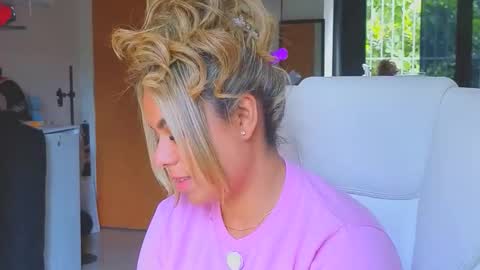 diosadeluniverso_ online show from 02.12.26