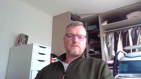 dirkkie1975 online show from 05.12.26