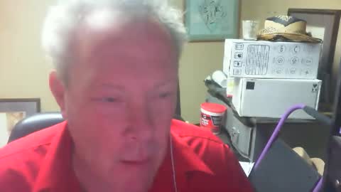 Snapshot of dirkpitt223 chatting on 12.15.24 DirtkPitt Fun guy working online show from 12.15.24
