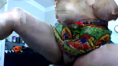 Snapshot of dirtydaisy1998 chatting on 10.05.25 Daisy Wylde online show from 10.05.25