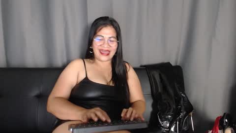 LatexQueen online show from 09.20.25
