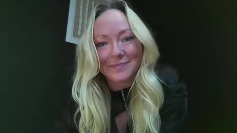 Snapshot of dirtylittlejess chatting on 10.02.25 dirtylittlejess online show from 10.02.25