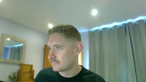 Exhibitionist Ben online show from 11.17.25