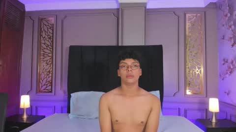 Snapshot of dirtymike69_ chatting on 11.09.25 Mike online show from 11.09.25