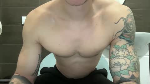 Snapshot of dirtyprettyboi chatting on 11.02.25 buy tokens with link online show from 11.02.25