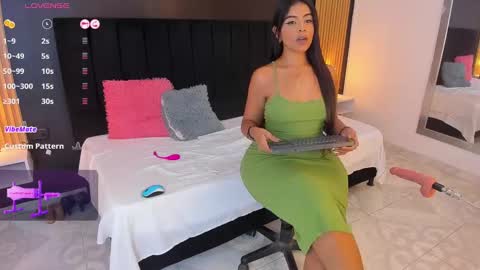 Soffie - Valentina - Yuya  Astro online show from 01.31.25