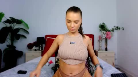 Snapshot of dirtystudentgirl chatting on 11.05.25 Chloe online show from 11.05.25