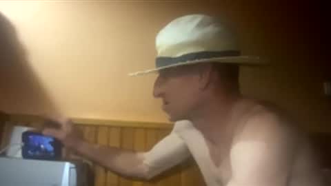 Snapshot of dirtyuniversal chatting on 04.15.26 dirtyuniversal online show from 04.15.26