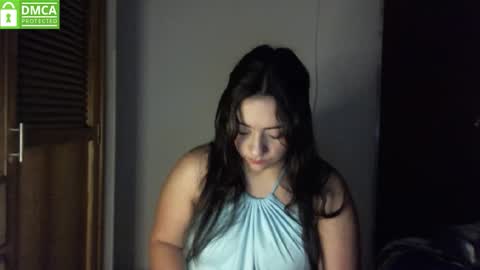 Snapshot of dirtyymom chatting on 11.05.25 dirtyymom online show from 11.05.25