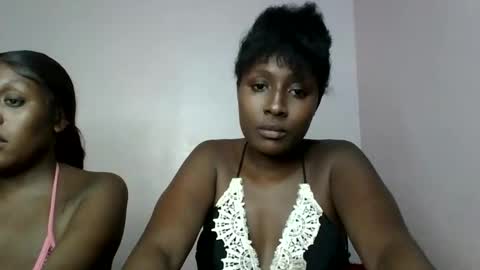 Snapshot of disah_002 chatting on 03.08.25 disah_002 online show from 03.08.25