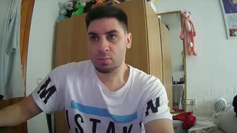 Snapshot of diselobienclaro chatting on 12.21.25 diselobienclaro online show from 12.21.25