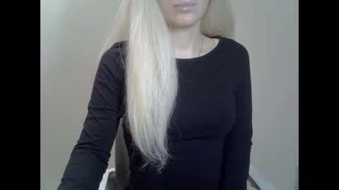 DitaMilton online show from 01.08.25