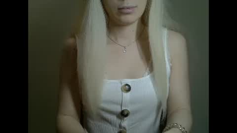 DitaMilton online show from 01.15.25